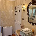 Chez Les Artistes Guest house Servian