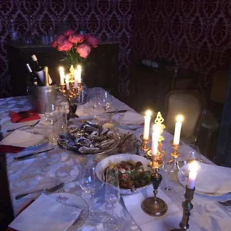 Chez Les Artistes Гостевой дом 3*