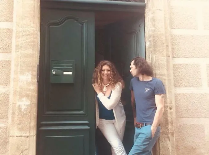 Chez Les Artistes بيت ضيافة Servian